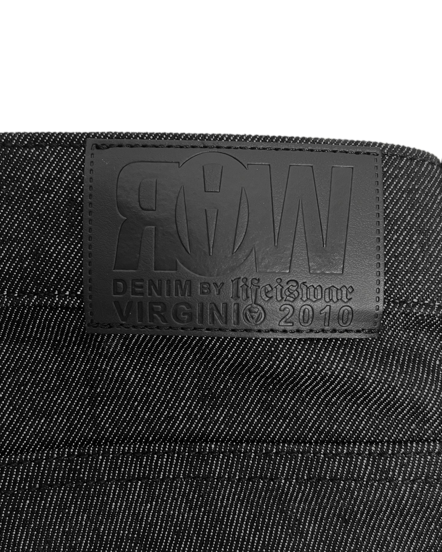 STRAIGHT EDGE CUT: Raw Black