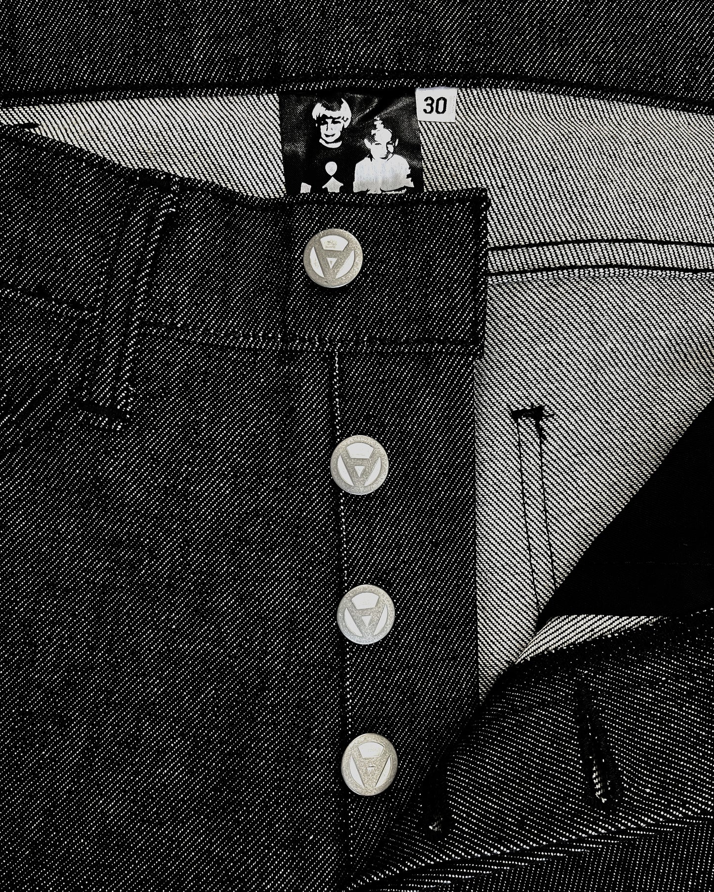STRAIGHT EDGE CUT: Raw Black