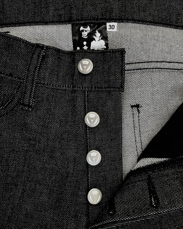 STRAIGHT EDGE CUT: Raw Black