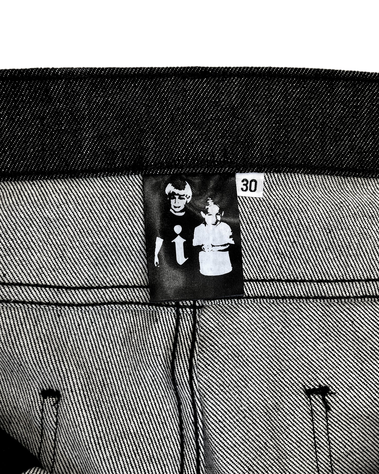 STRAIGHT EDGE CUT: Raw Black