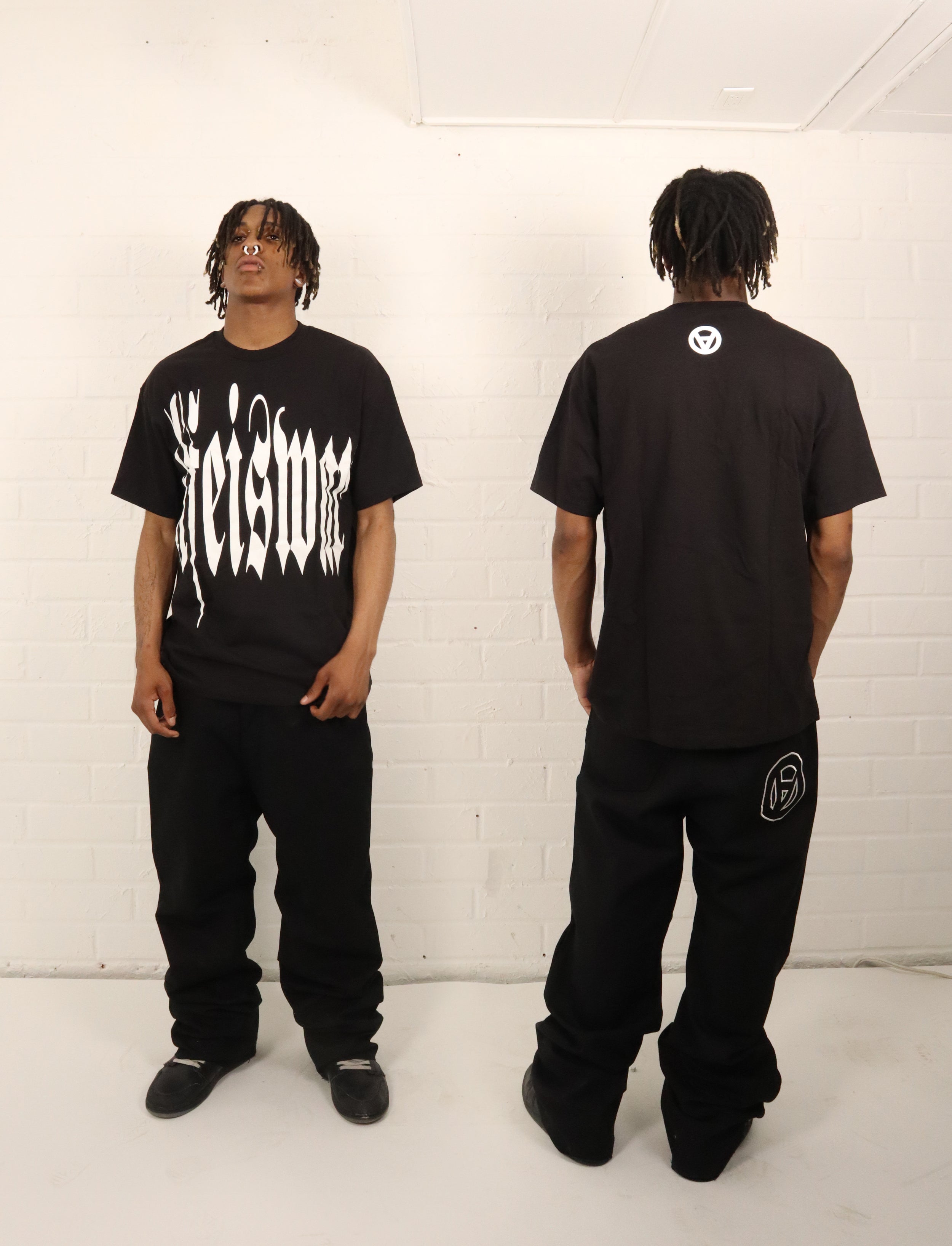 Elongated LIW [BLACK] T-shirt