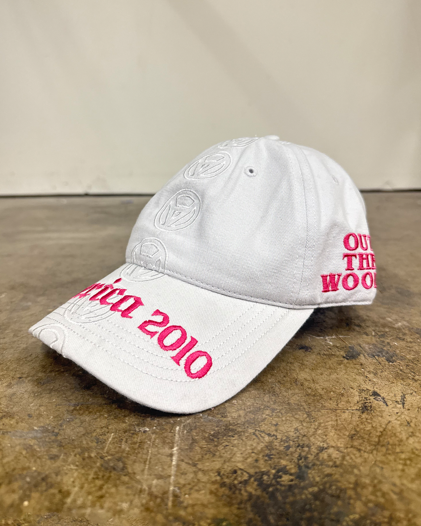Mohawk hat: White & White [OTW25 - AMERICA]